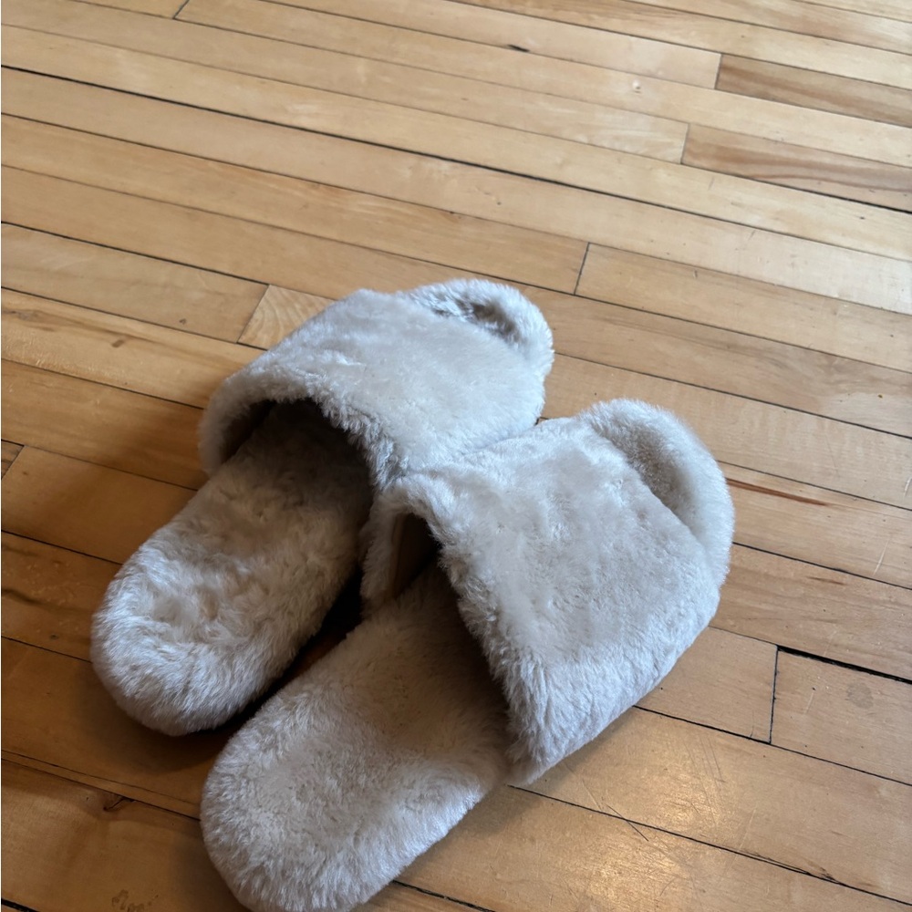 La Canadienne shearling slippers/slides